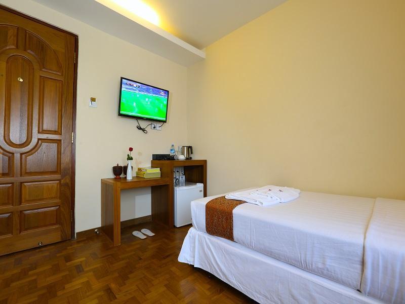 Queen'S Park Hotel Yangon Dış mekan fotoğraf