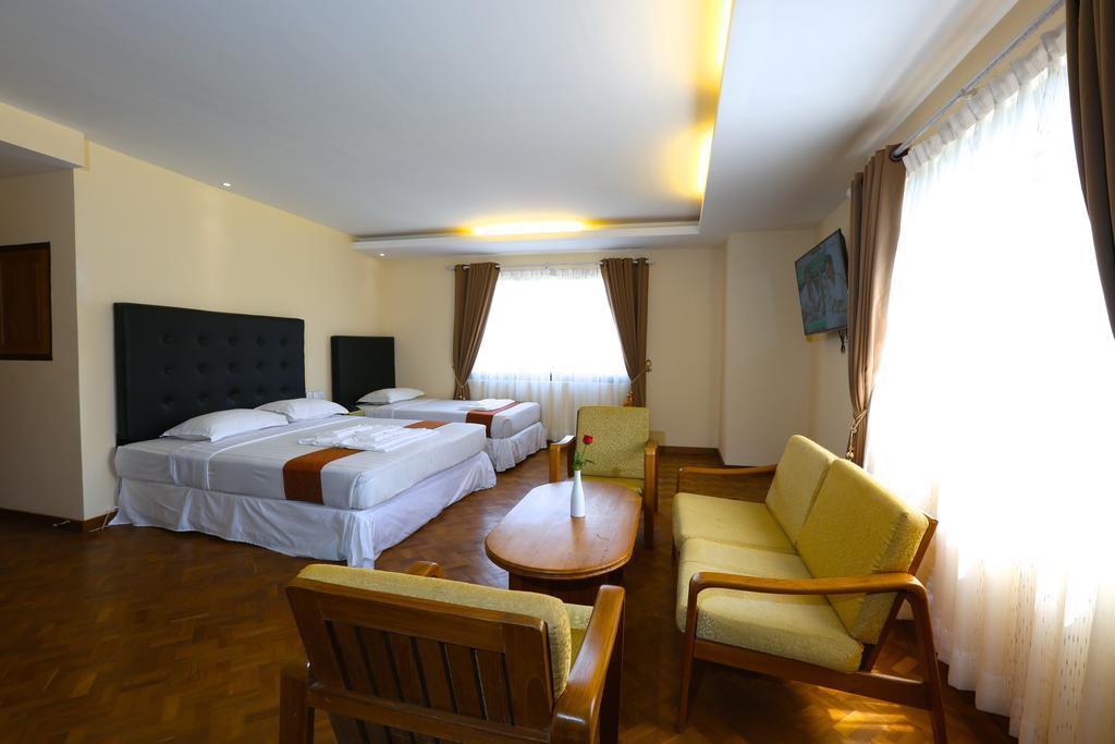 Queen'S Park Hotel Yangon Dış mekan fotoğraf