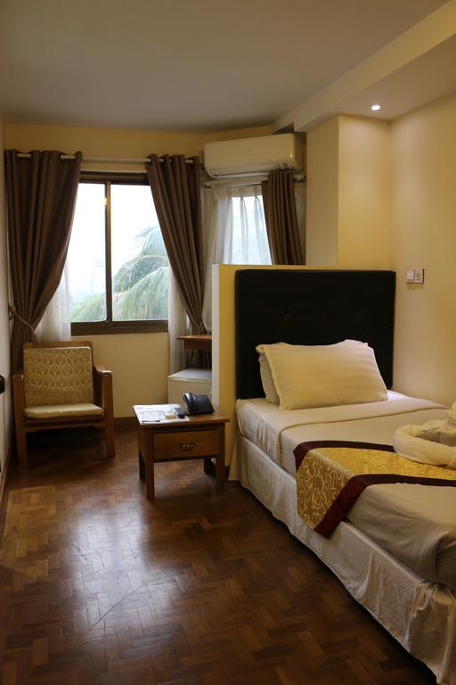 Queen'S Park Hotel Yangon Dış mekan fotoğraf