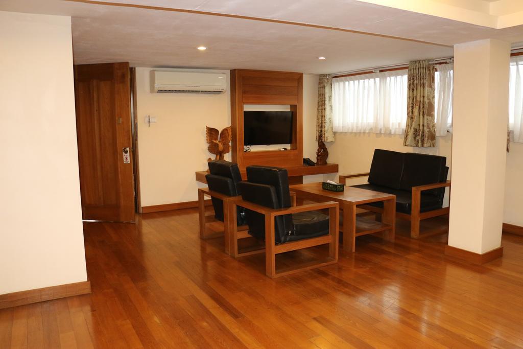 Queen'S Park Hotel Yangon Dış mekan fotoğraf