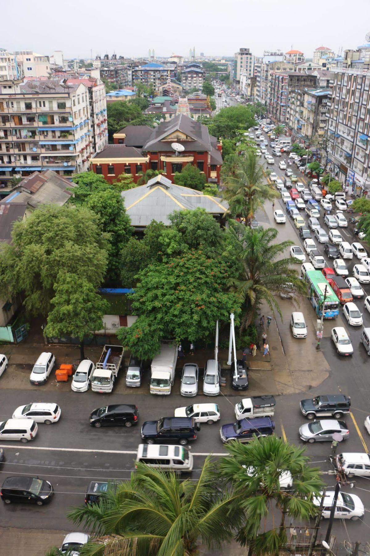Queen'S Park Hotel Yangon Dış mekan fotoğraf