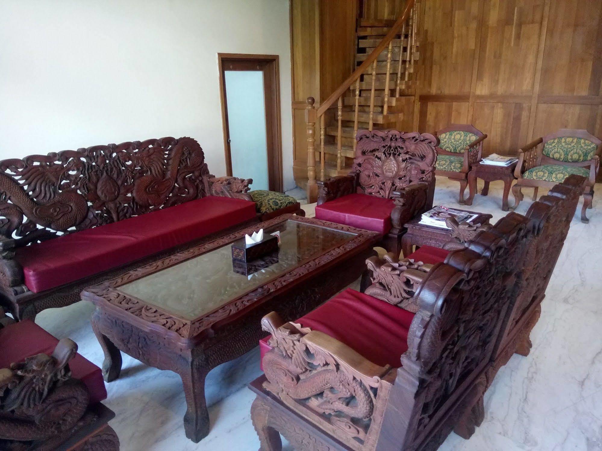 Queen'S Park Hotel Yangon Dış mekan fotoğraf
