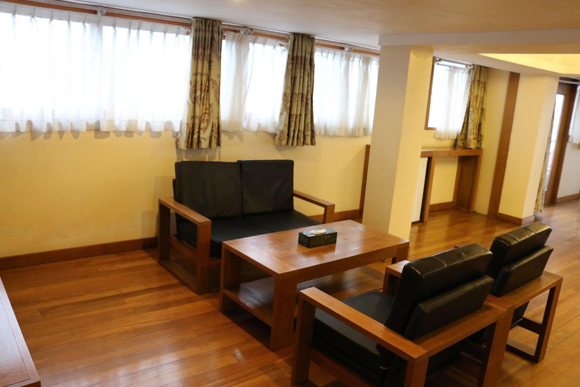 Queen'S Park Hotel Yangon Dış mekan fotoğraf