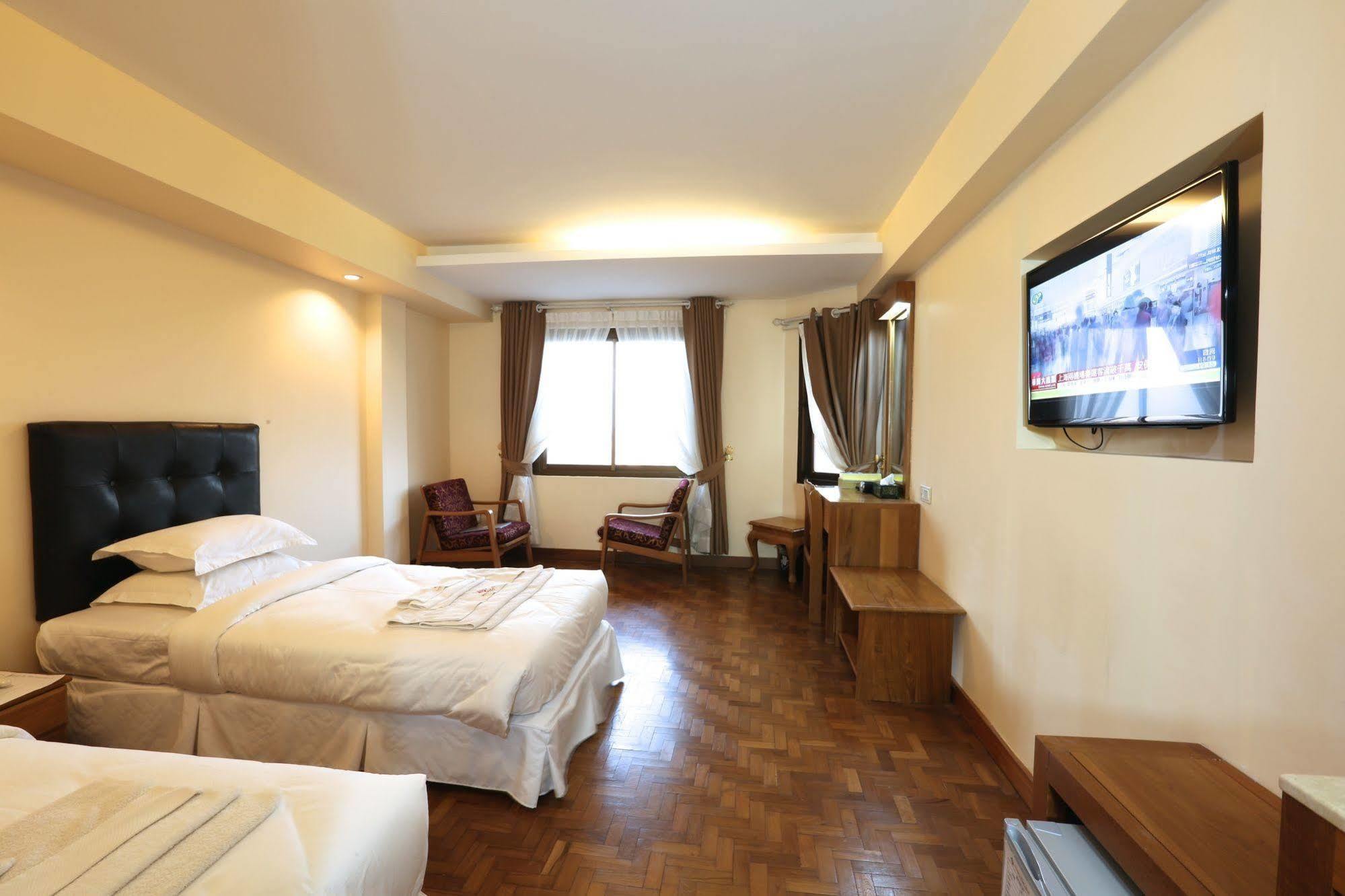 Queen'S Park Hotel Yangon Dış mekan fotoğraf