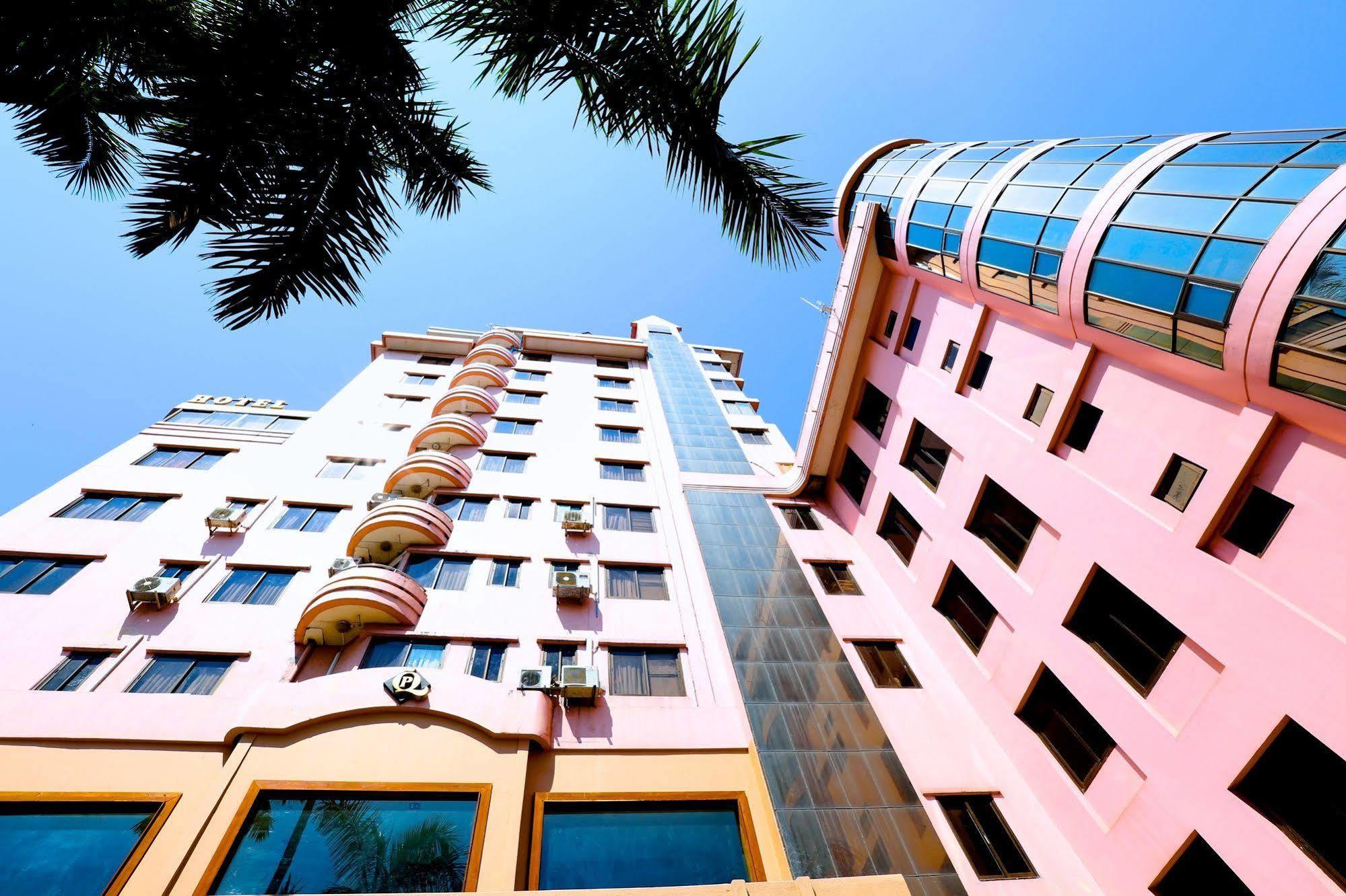 Queen'S Park Hotel Yangon Dış mekan fotoğraf
